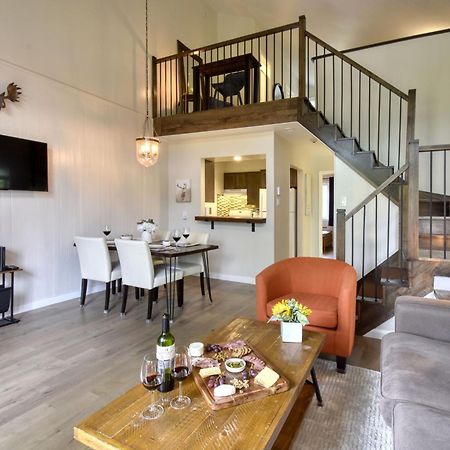 Stunning Condo - View On Lake Tremblant & Mountain Mont-Tremblant Eksteriør billede