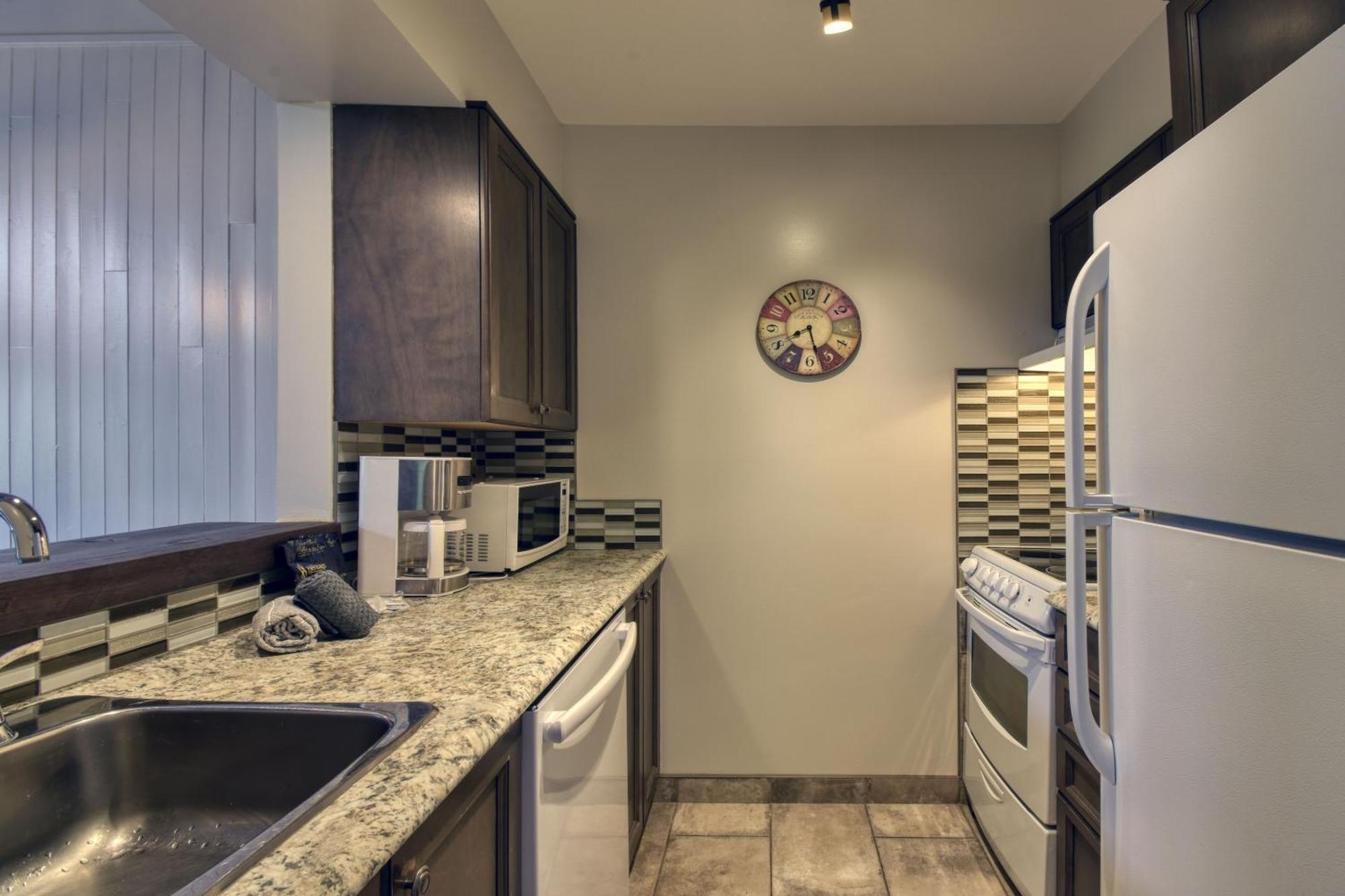 Stunning Condo - View On Lake Tremblant & Mountain Mont-Tremblant Eksteriør billede