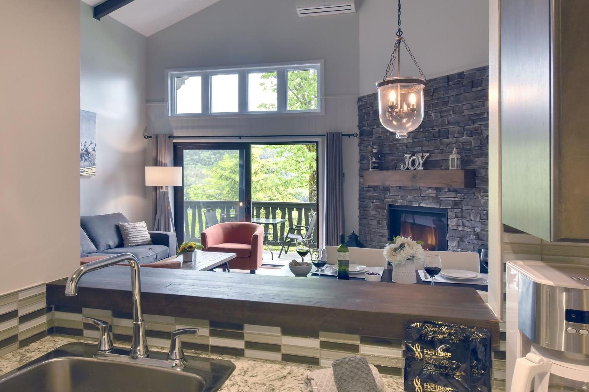 Stunning Condo - View On Lake Tremblant & Mountain Mont-Tremblant Eksteriør billede